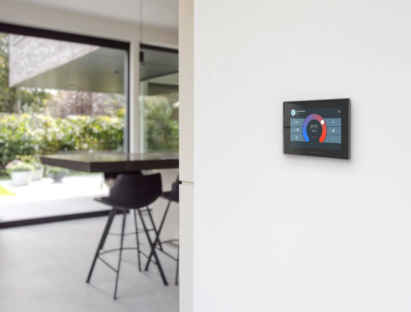 PENTUS touch screen, close-up